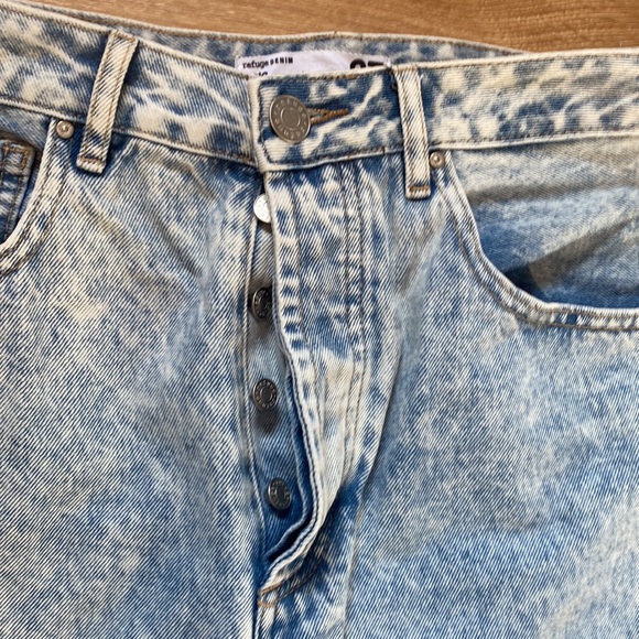 Blue jeans - Picture 2 of 2